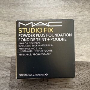 MAC Studio Fix Powder Plus Foundation NC42